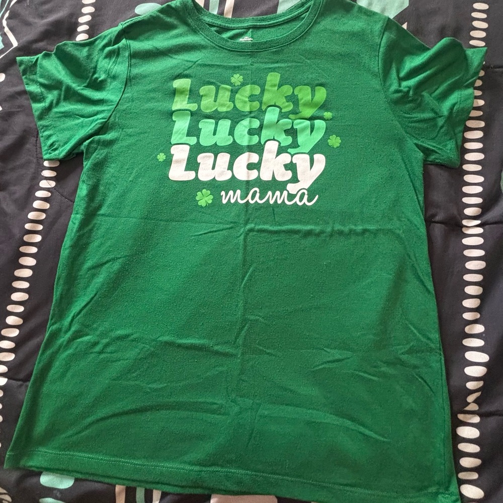 Green 'Lucky Mama' Graphic T-Shirt